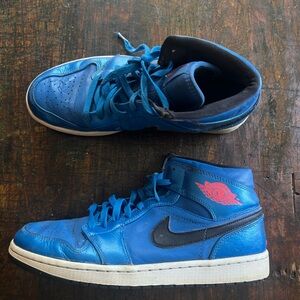 Nike Air Jordan 1 Blue Mid-Top Sneakers Size 10